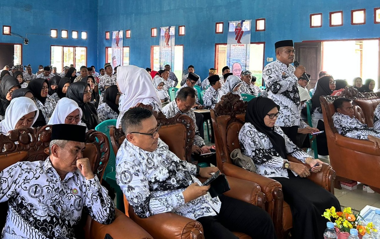 Ketua PGRI Konkep Sebut Ruksamin Bupati Visioner