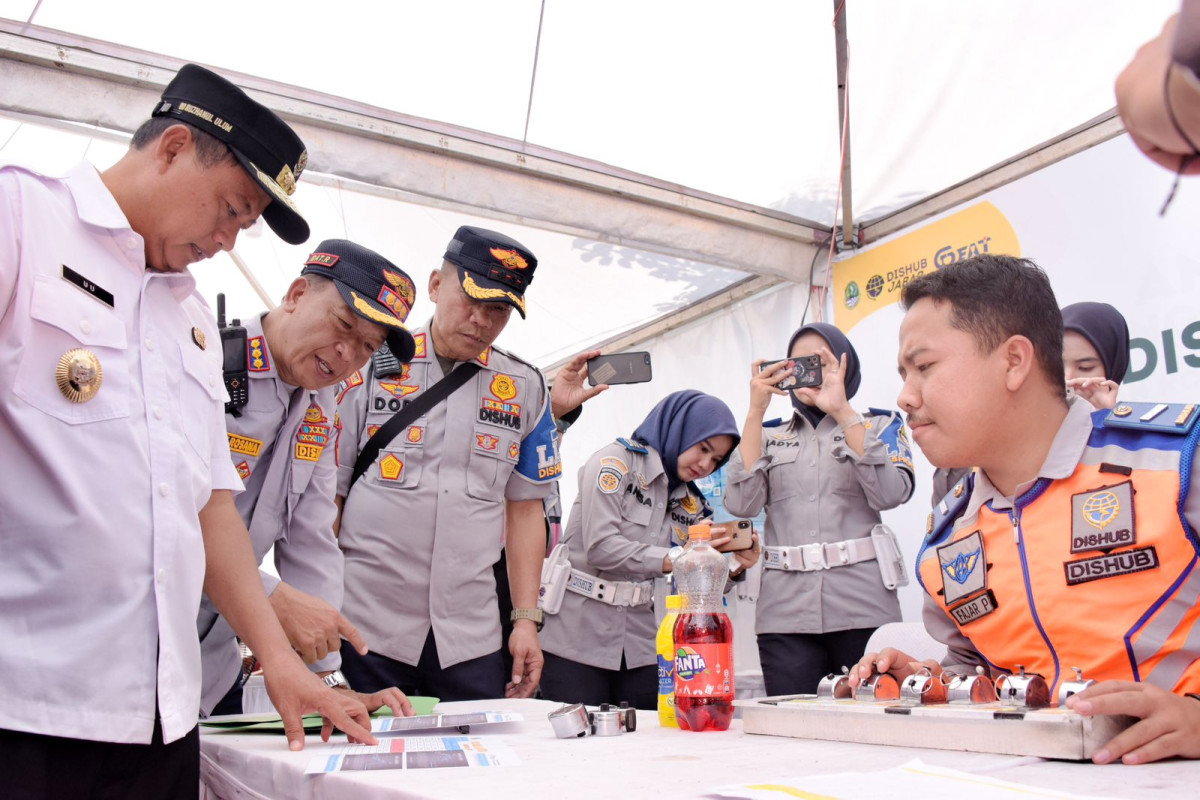 Wagub Uu Tinjau Arus Balik di Kadungora Garut