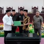 Bupati Konut Serahkan Raperda Laporan Pertanggungjawaban Pelaksanaan APBD 2022 ke Legislatif