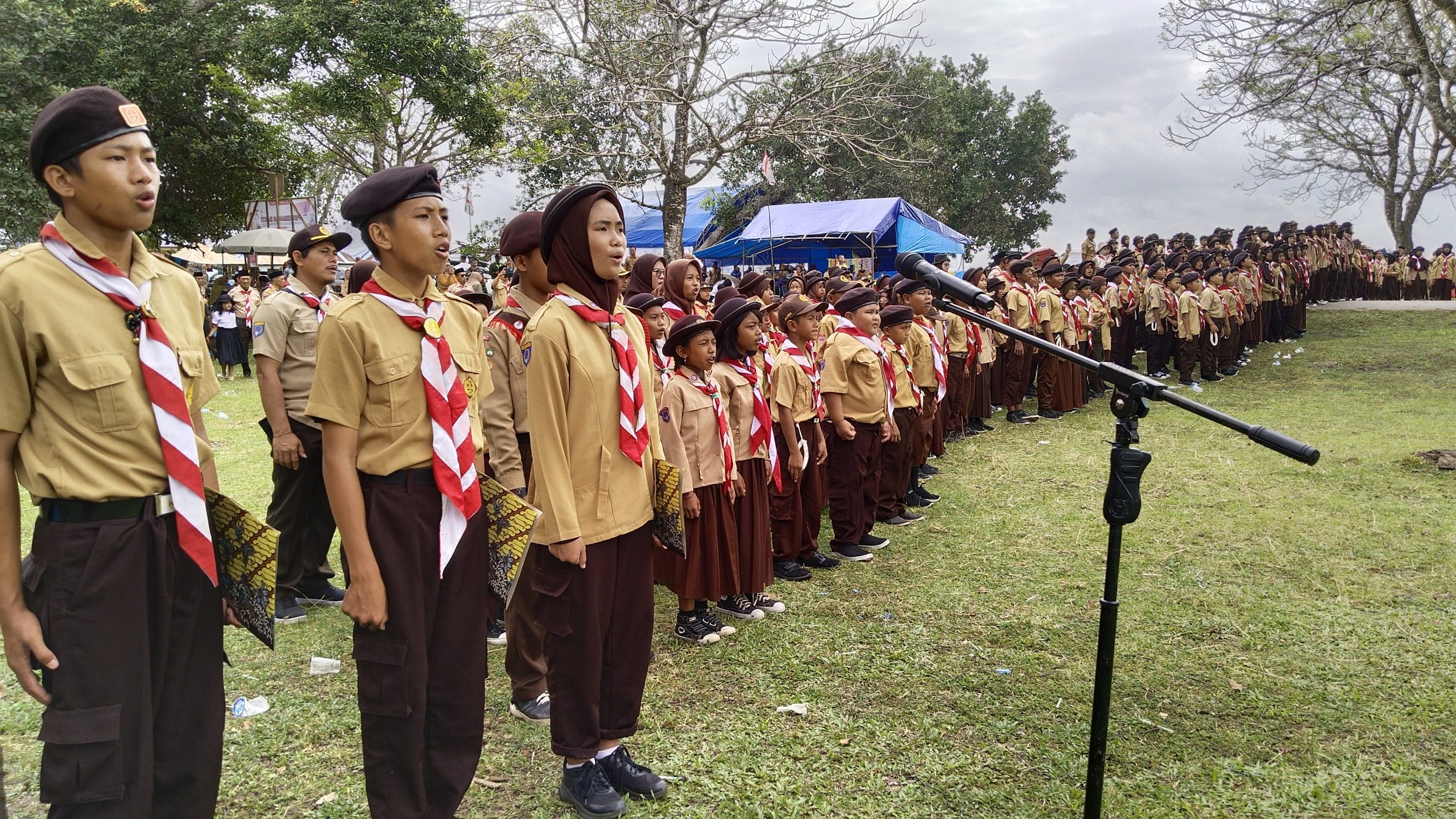 Peringati Hari Pramuka ke 62, Ruksamin Membuka Kemah Bhakti Tingkat Kwarcab Konut di Pantai Taipa