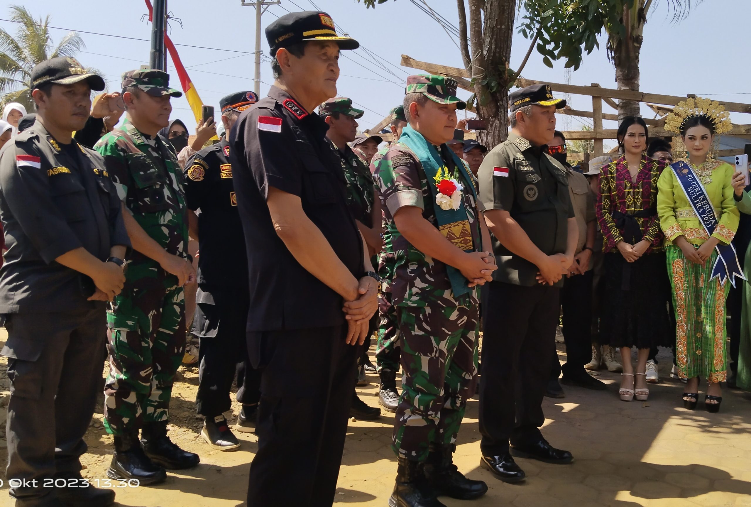 Jenderal Dudung Abdurachman Sapa Masyarakat Konawe Utara Usai Serahkan Ratusan Paket Sembako