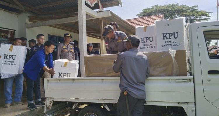 PPK Kecamatan Bondoala Sukses Salurkan Logistik Pemilu ke PPS