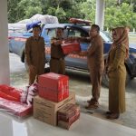 Respon Cepat, Kepala Dinas Sosial Konut Jemput Logistik Bantuan Untuk Para Korban Banjir