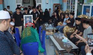 FB_IMG_1761545183215 Bupati dan Wakil Bupati Konawe Utara Iringi Kepergian Sosok Pekerja Keras, Almarhum Insanuddin Tajuddin