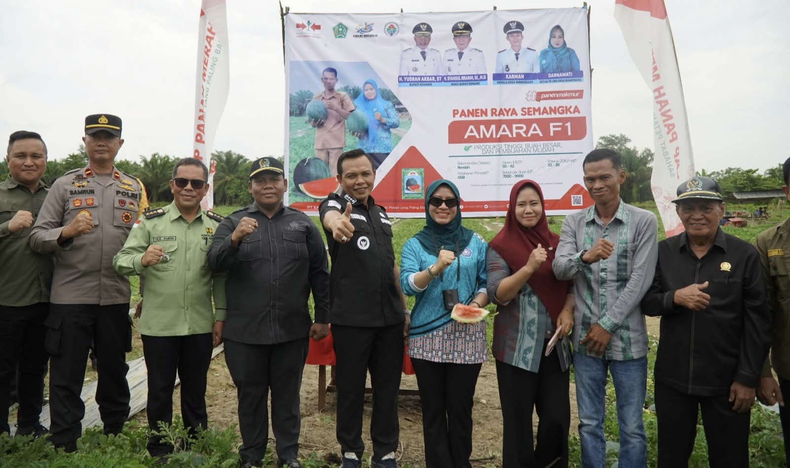 Yusran Akbar Panen Raya Semangka di Waworaha, Janji Perkuat Infrastruktur dan Akses Pasar